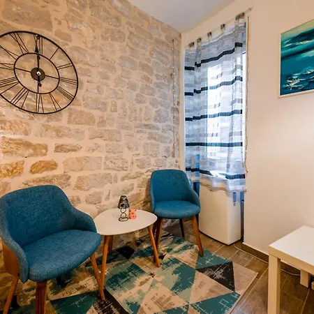 Apartment Ana Stylish In Old Town