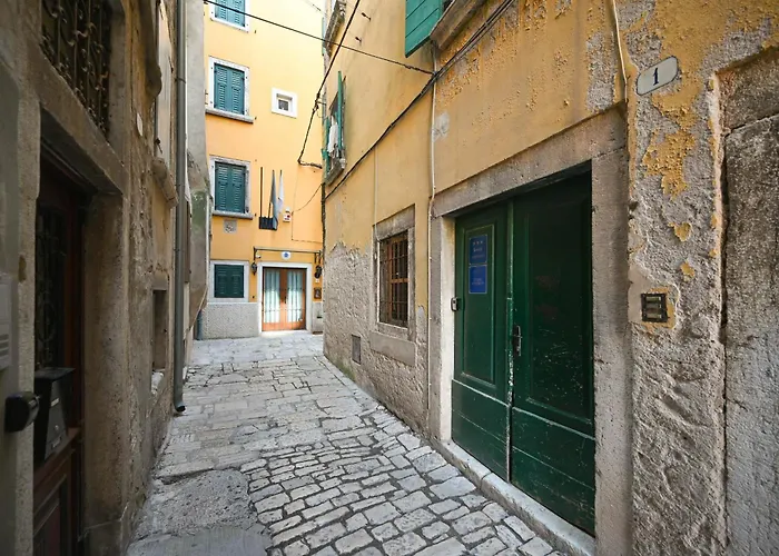 Apartment Ana Stylish In Old Town Rovinj
