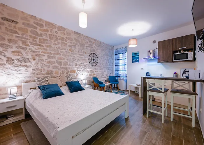 Ana Stylish In Old Town Apartment *