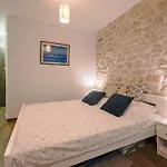 Ana Stylish In Old Town Ρόβινι